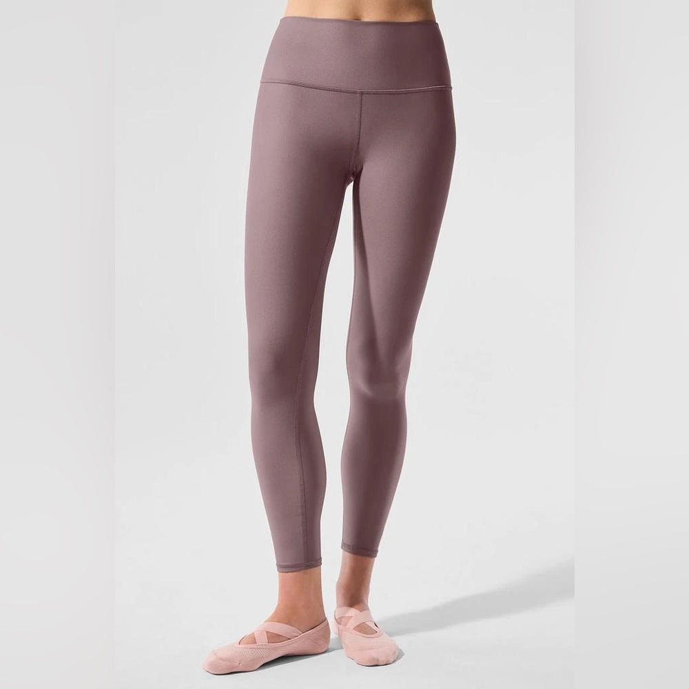 Alo
Women’s 7/8 High-Waist Airlift Legging - Mushroom